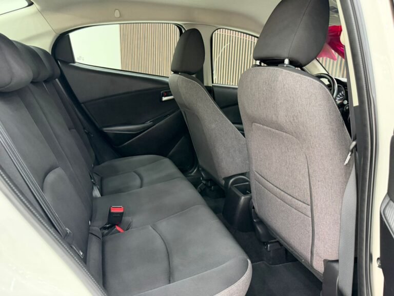 MAZDA 2 2025 (10)