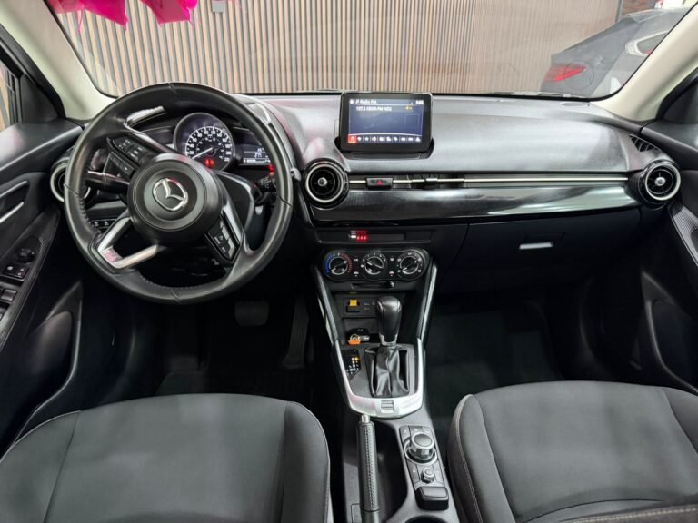 MAZDA 2 2025 (19)