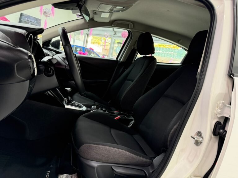 MAZDA 2 2025 (5)