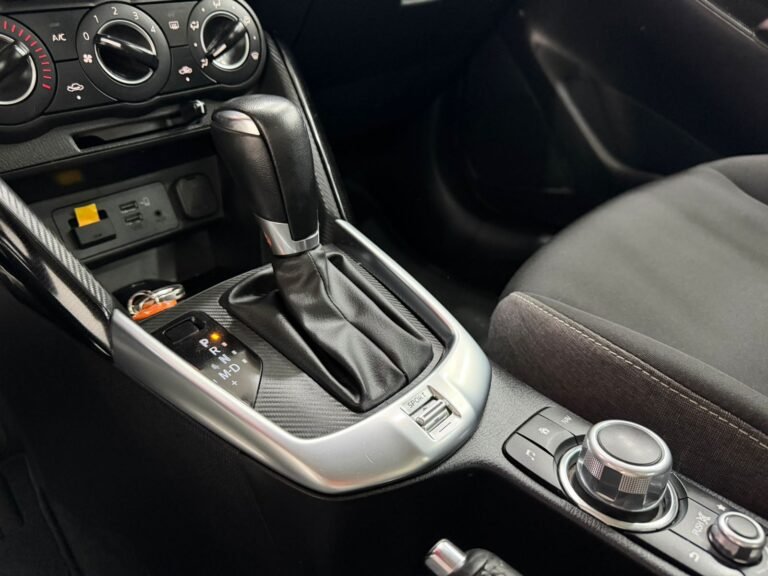 MAZDA 2 2025 (7)