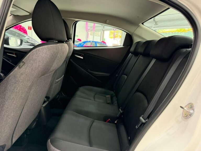 MAZDA 2 2025 (8)