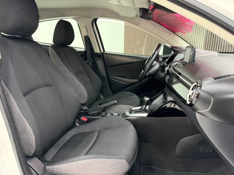 MAZDA 2 2025 (9)