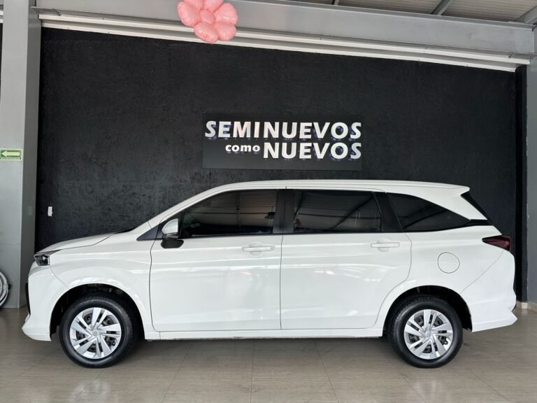 Toyota AVANZA 2024 (4)