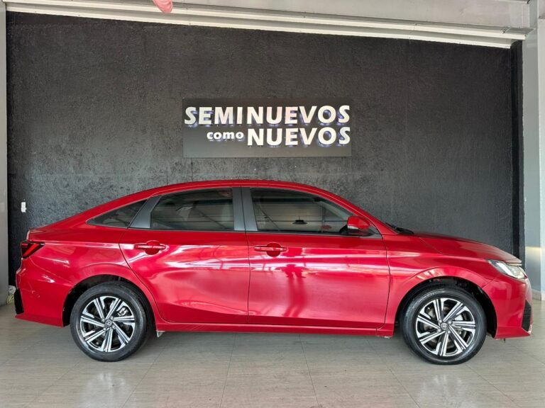 Toyota yaris Rojo 2024 (2)